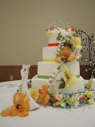 Tropically accented wedding cake from Olde Towne